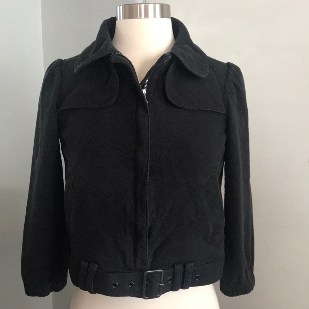 Cropped black jacket
